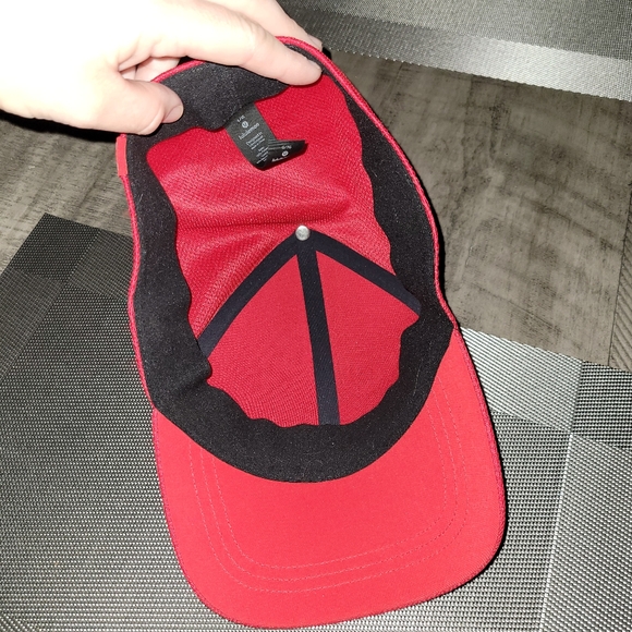 Lululemon Hat Large/XL red - Picture 3 of 4